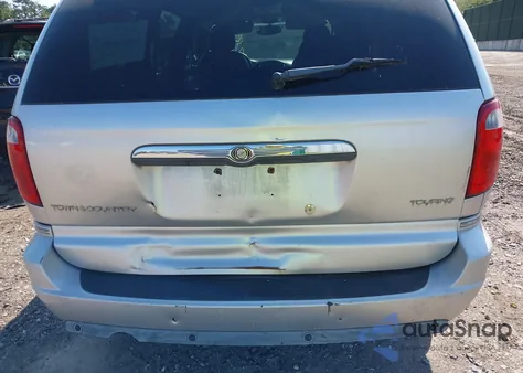 2005 Chrysler Town & Country Touring from USA, damaged, VIN 2C4GP54L25R145310